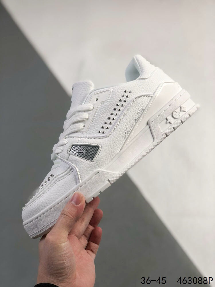 Nouvelles baskets tendance argentées