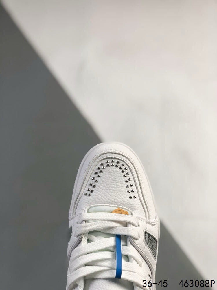 Nouvelles baskets tendance argentées