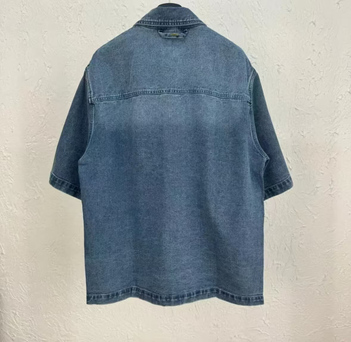 Chemise de travail classique en denim à manches courtes
