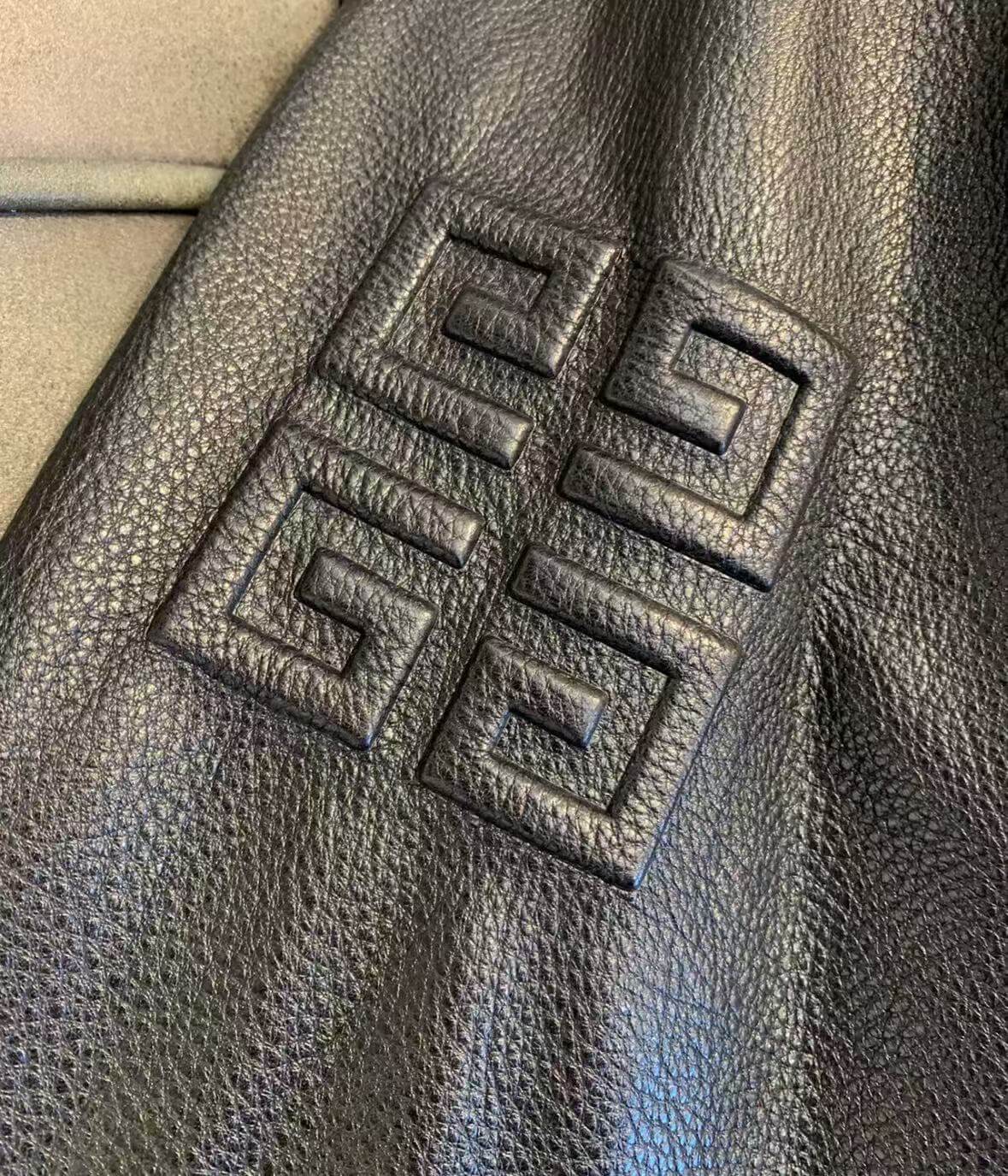 Kapuzenjacke mit Reißverschluss im Bahnendesign