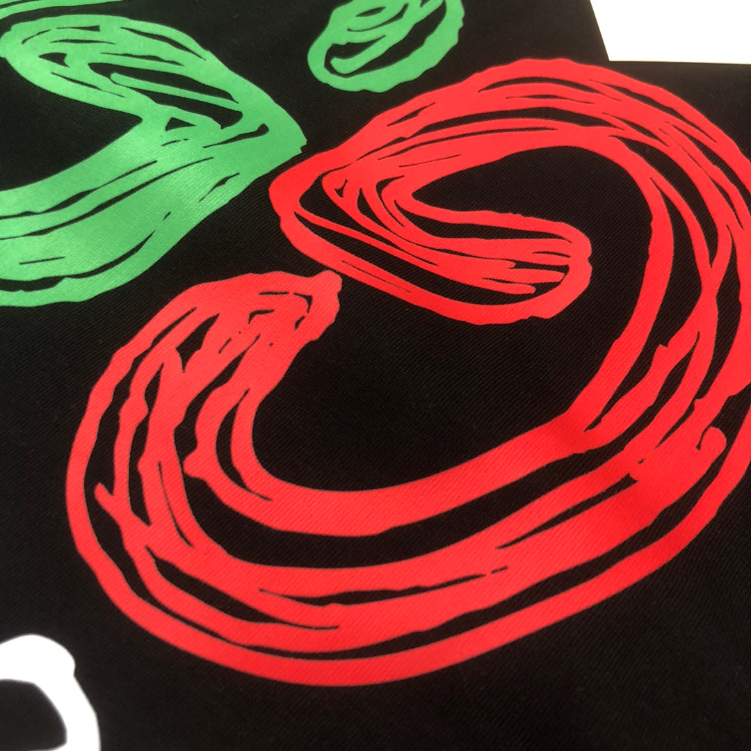 T-shirt imprimé rouge et vert