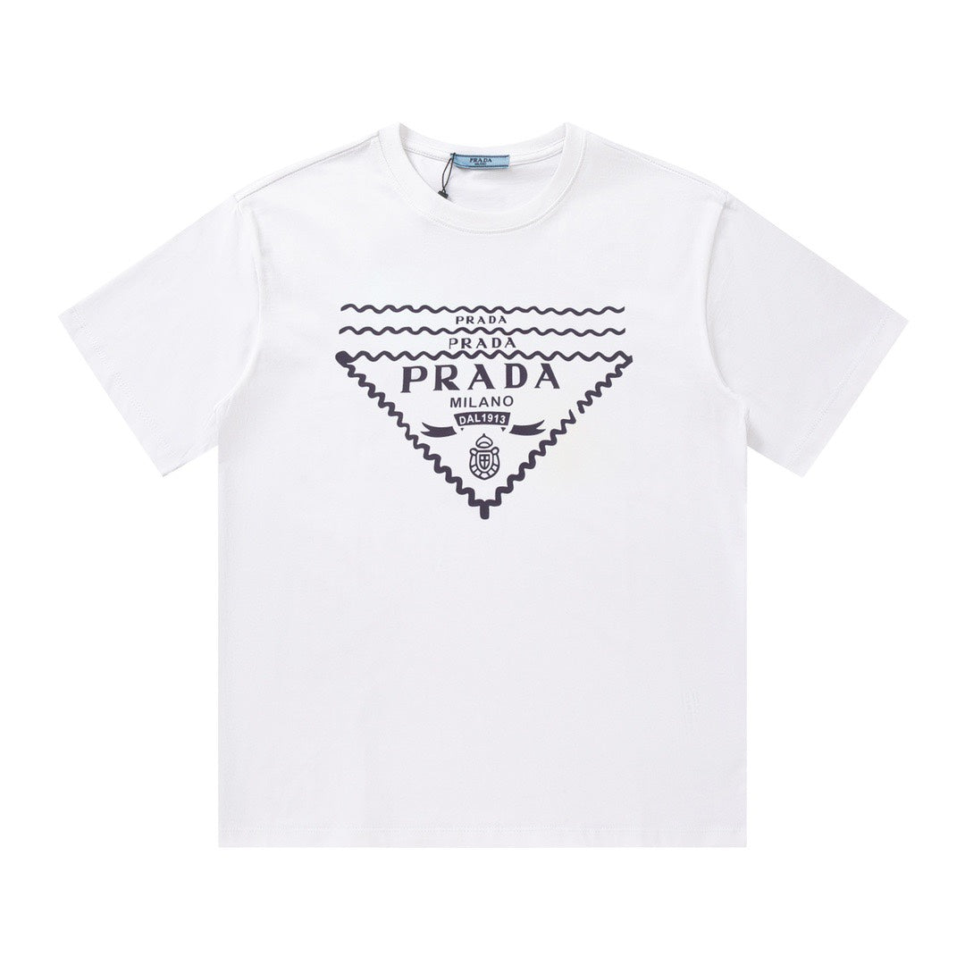 T-shirt à imprimé triangle ondulé