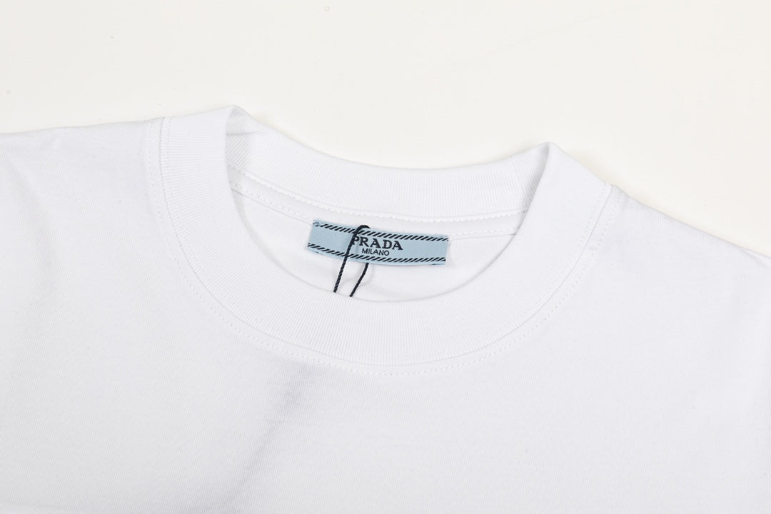 T-shirt lettre tridimensionnelle