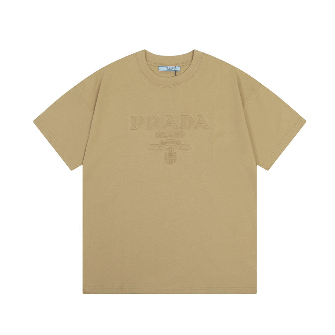 T-shirt lettre tridimensionnelle