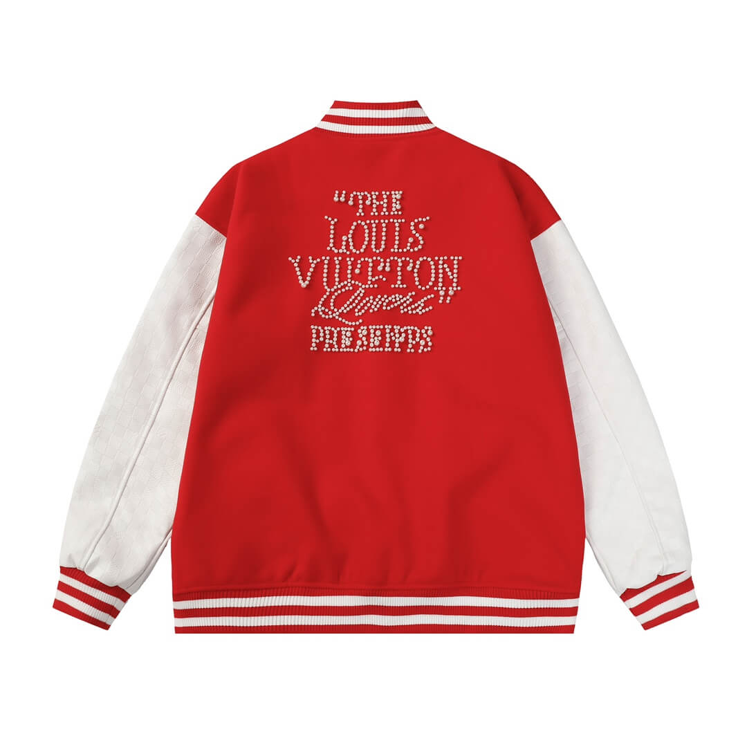 Neue Baseballjacke mit Perlen