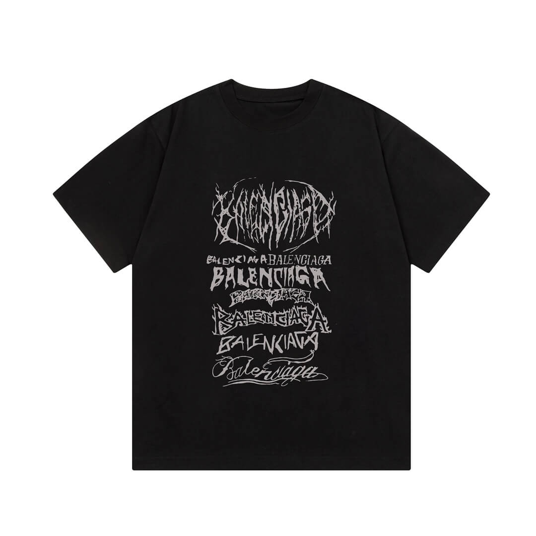 T-shirt avec lettres dessinées à la main