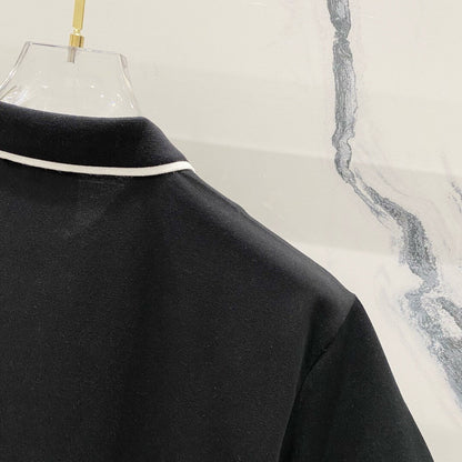 Polo à broderie carrée