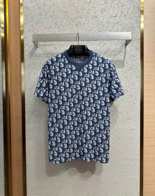 Klassisches T-Shirt mit Allover-Print