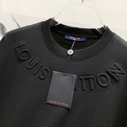 T-shirt avec lettres tridimensionnelles