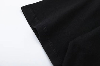 T-Shirt mit buntem Halsketten-Print