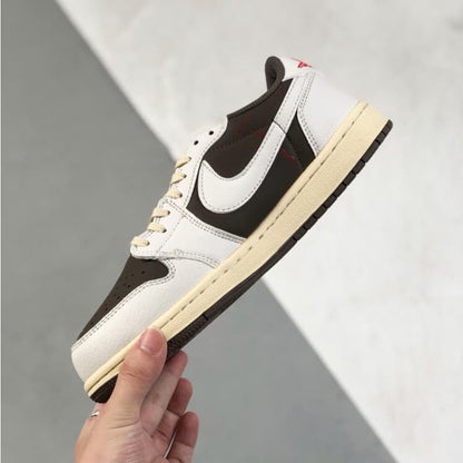Weiße und braune Low-Top-Sneaker im Colorblock-Design