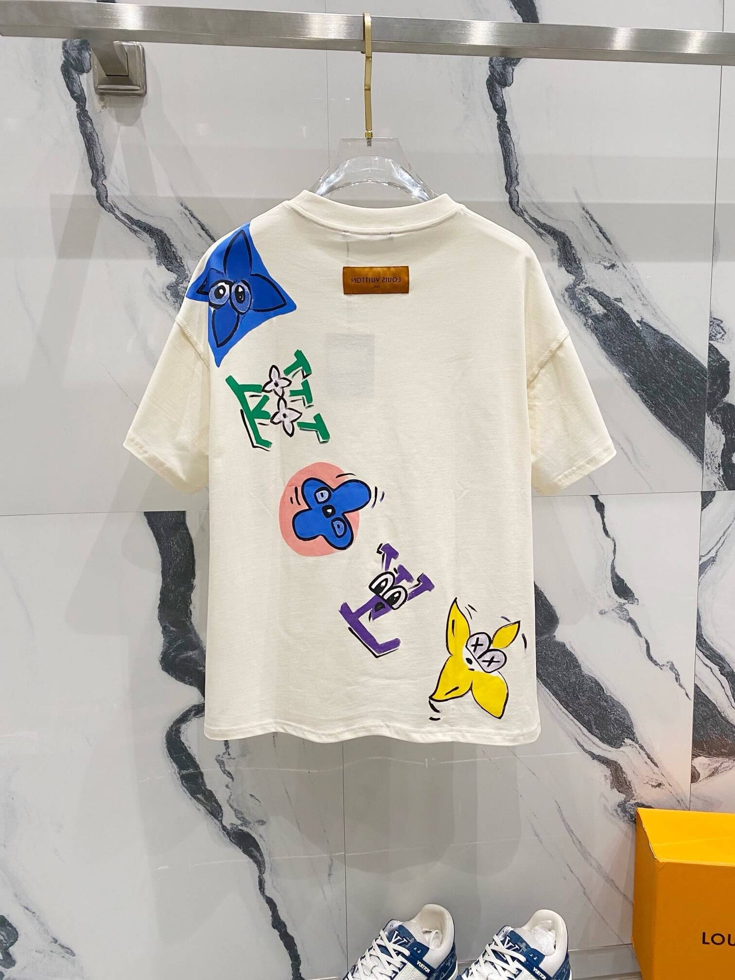 T-shirt imprimé lettres colorées