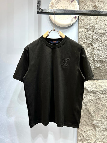 T-shirt à motif tridimensionnel