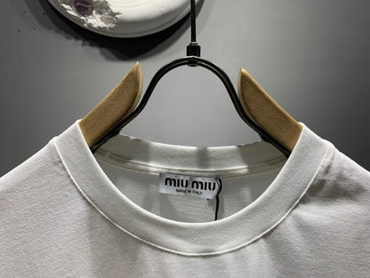 T-Shirt mit Applikationsstickerei