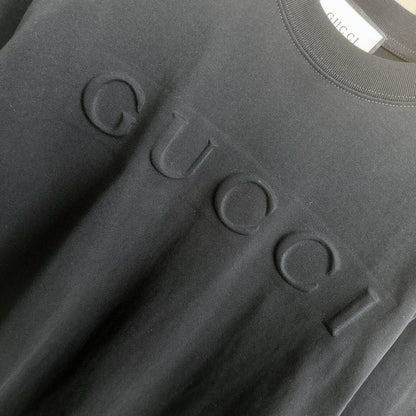 T-shirt avec lettres en relief 3D