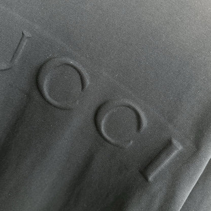 T-shirt avec lettres en relief 3D