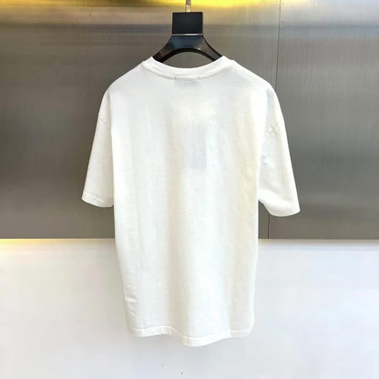 T-shirt minimaliste brodé en 3D