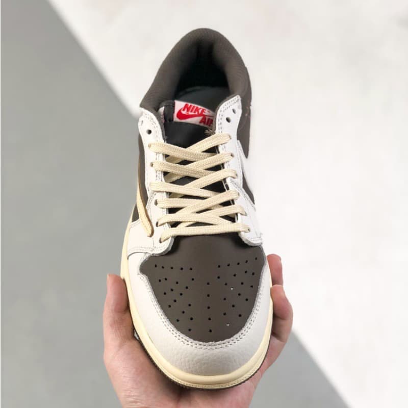Weiße und braune Low-Top-Sneaker im Colorblock-Design