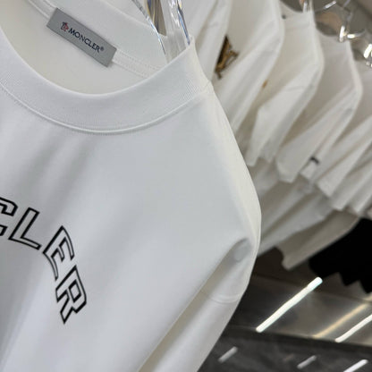 T-shirt imprimé lettres creuses