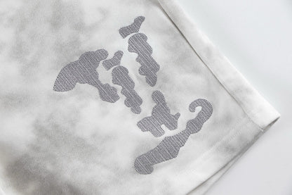 Short brodé à motif classique rendu