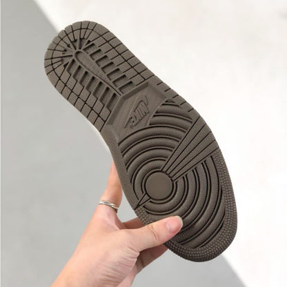 Weiße und braune Low-Top-Sneaker im Colorblock-Design
