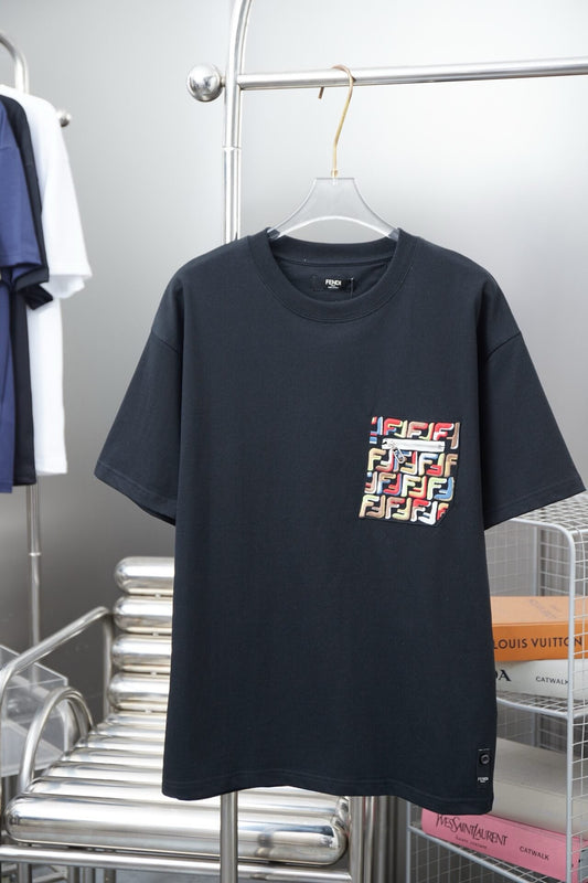 T-shirt brodé coloré