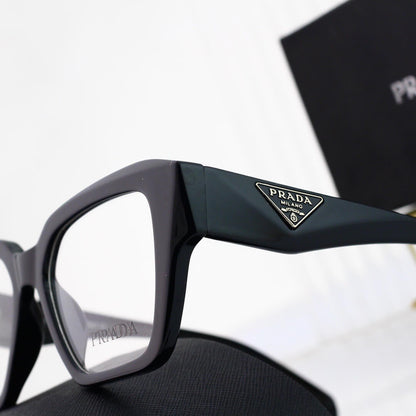 Lunettes unies à monture large et simple et tendance