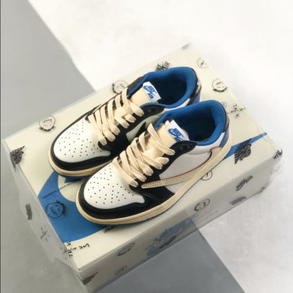 Schwarze und blaue Low-Top-Sneaker im Colorblock-Design