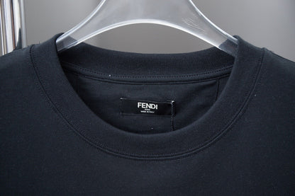 T-shirt brodé coloré
