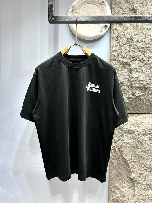 T-shirt avec lettres tridimensionnelles
