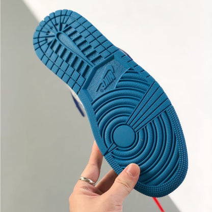 Klassische blaue Sneaker