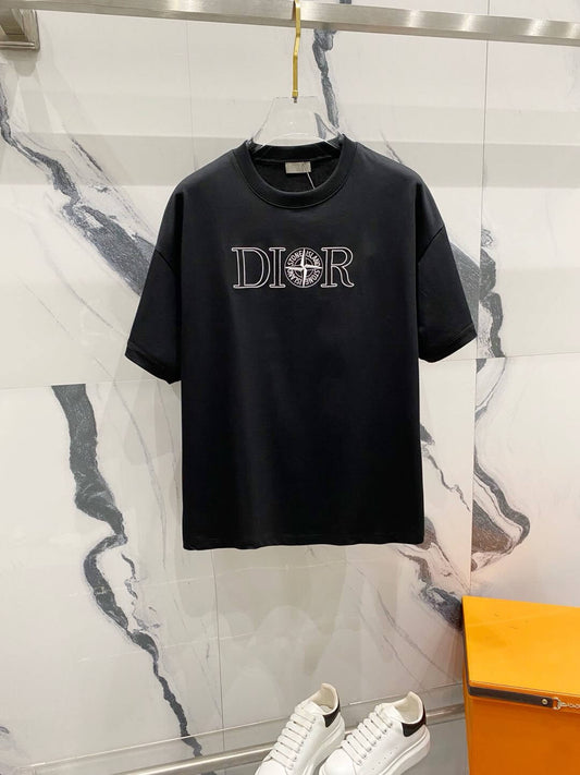 T-shirt brodé avec horloge alphabétique