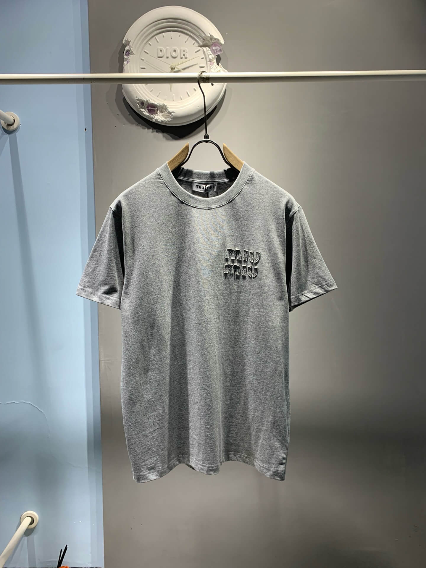 T-Shirt mit Applikationsstickerei