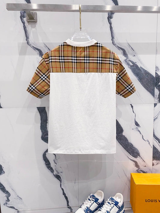T-Shirt mit karierten Streifen an den Ärmeln