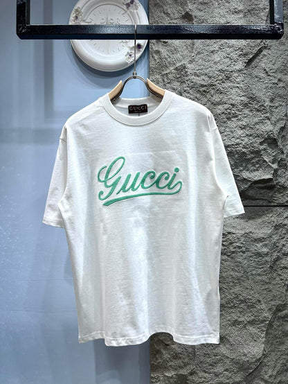 T-shirt brodé de lettres