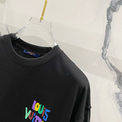 T-shirt imprimé lettres colorées