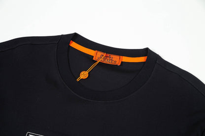 T-shirt brodé exquis avec cheval