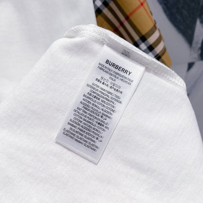 T-Shirt mit karierten Streifen an den Ärmeln