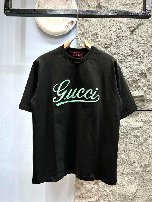 T-shirt brodé de lettres
