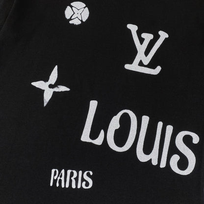 T-shirt avec lettres graffiti