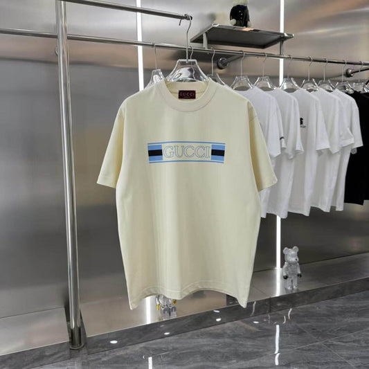 T-Shirt mit neuem Print