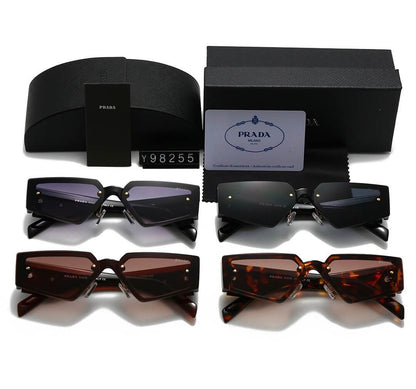 Moderne Vollrand-Sonnenbrille im Geek-Stil