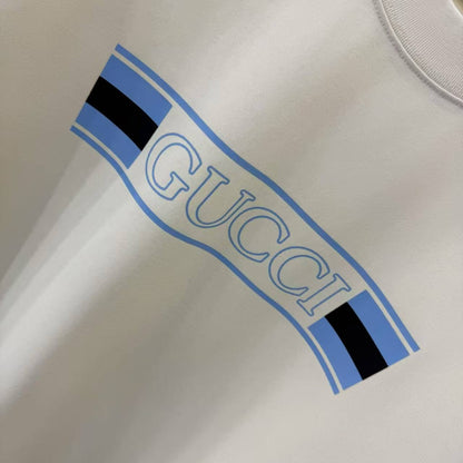 T-Shirt mit neuem Print