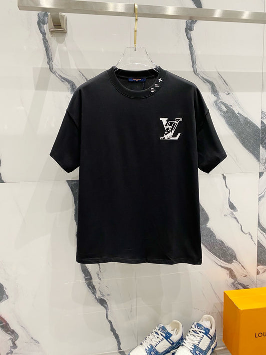 T-shirt brodé à l'encolure