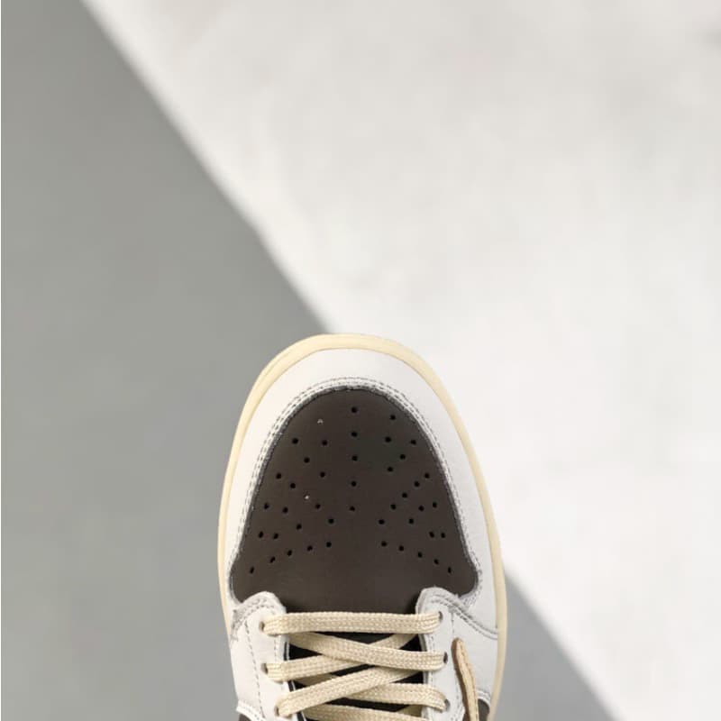 Weiße und braune Low-Top-Sneaker im Colorblock-Design