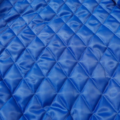 Blaue Baseballjacke mit Strasssteinen