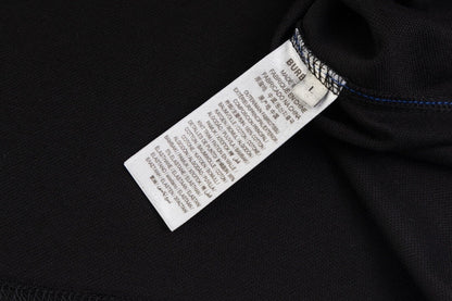 Polo brodé à la taille avec cheval de guerre