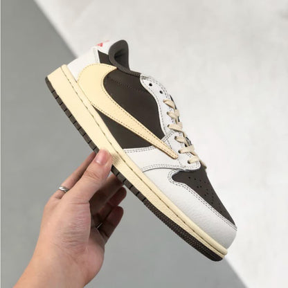 Weiße und braune Low-Top-Sneaker im Colorblock-Design
