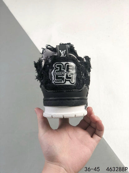 Baskets noires tendance