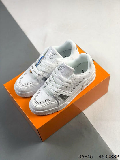 Nouvelles baskets tendance argentées